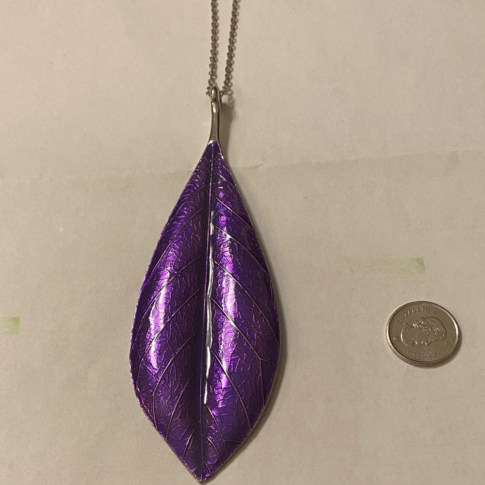 Purple Leaf Pendant Necklace - Picture 3 of 8